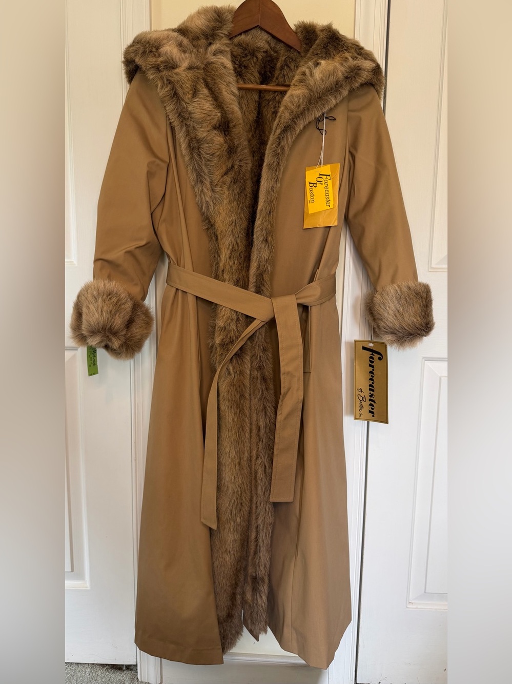 Vintage with tags Forester Tan Faux-Fur Trim Belted Trench